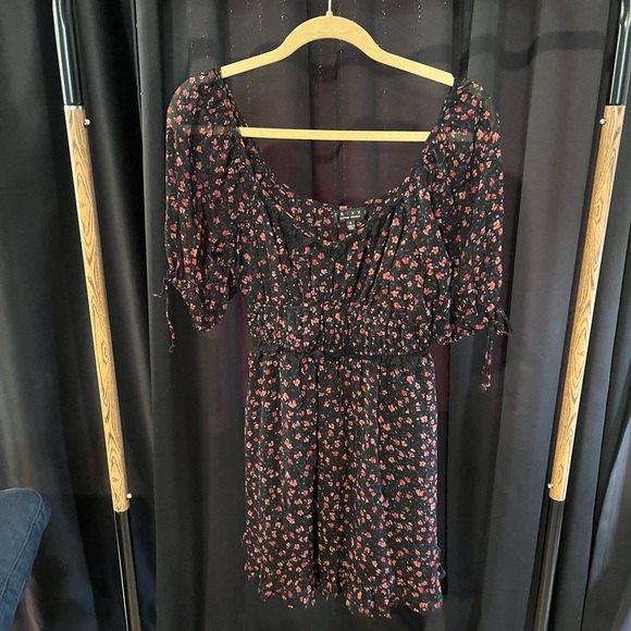 Trixxi clothing company dress - Picture 2 of 3